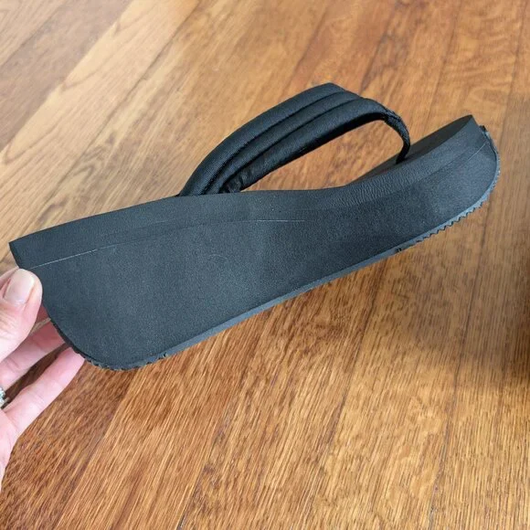 Sporty Wedge Sandal | Size 8 - Picture 7 of 7